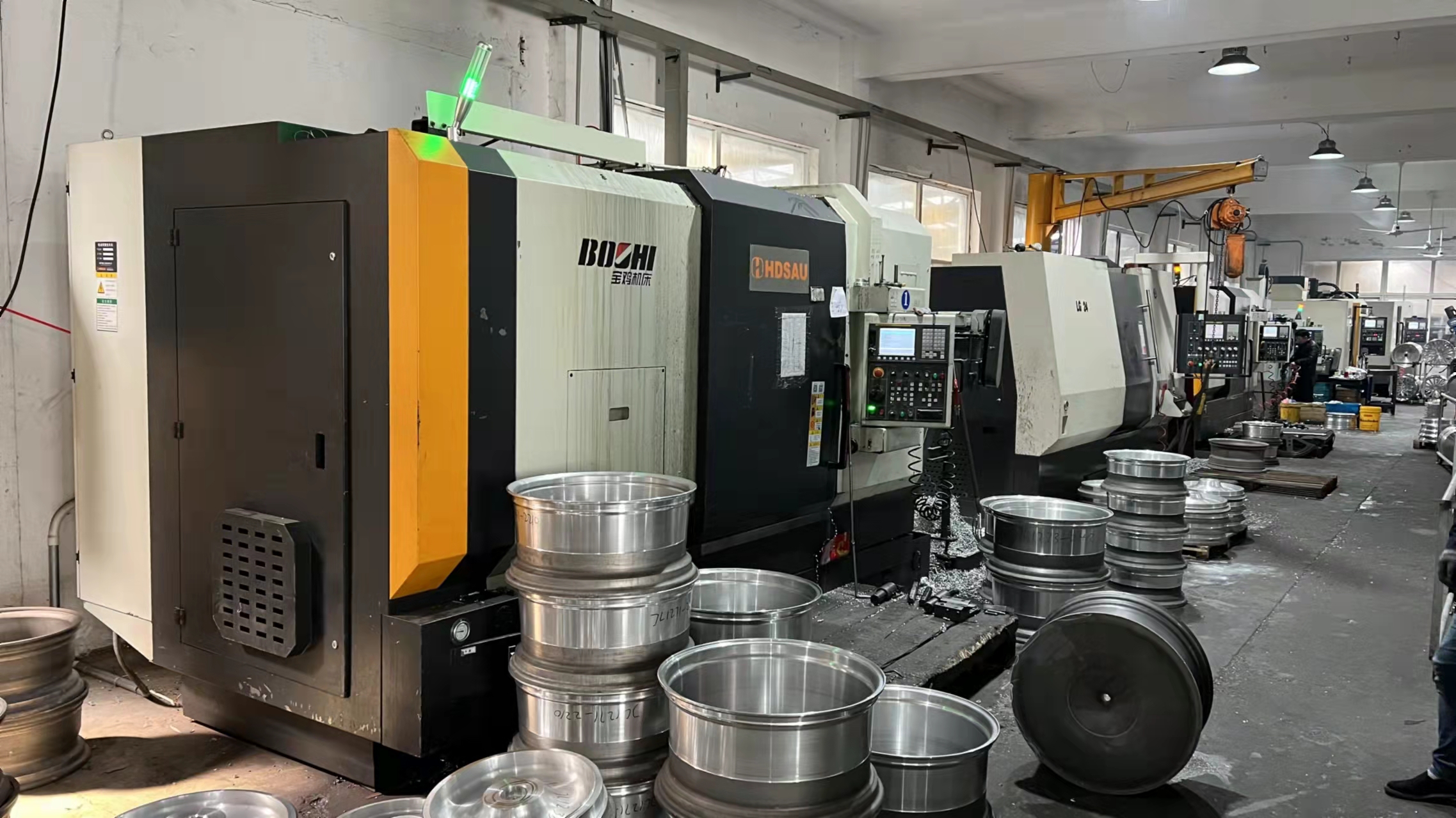 Bengkel II Perdagangan Industri Suku Cadang Mobil Ningbo Jianglu Auto Parts Co.LTD