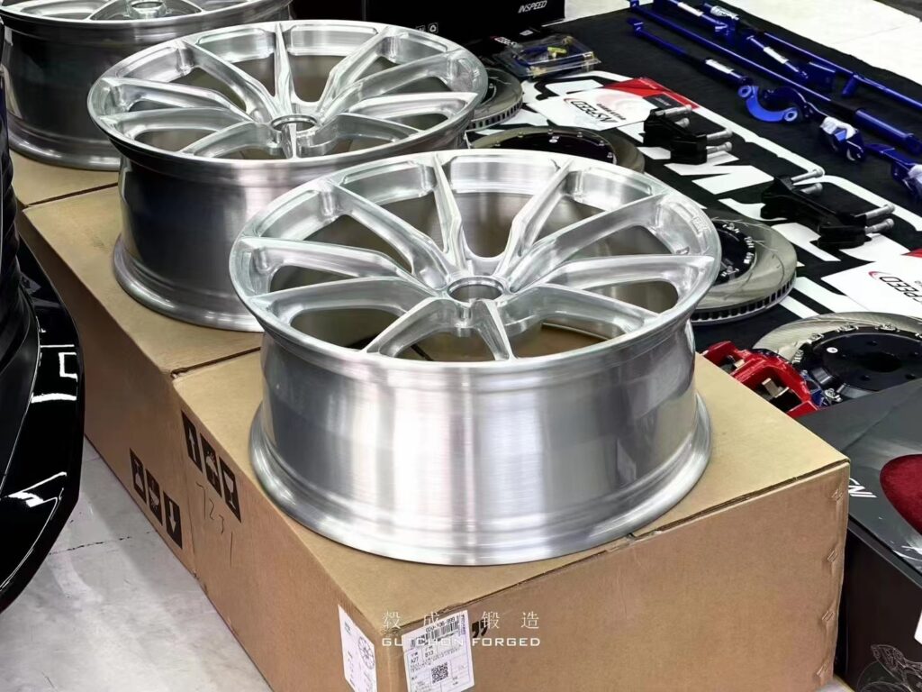 Where are lightweight wheels made? 4 Where are lightweight wheels made (2)
